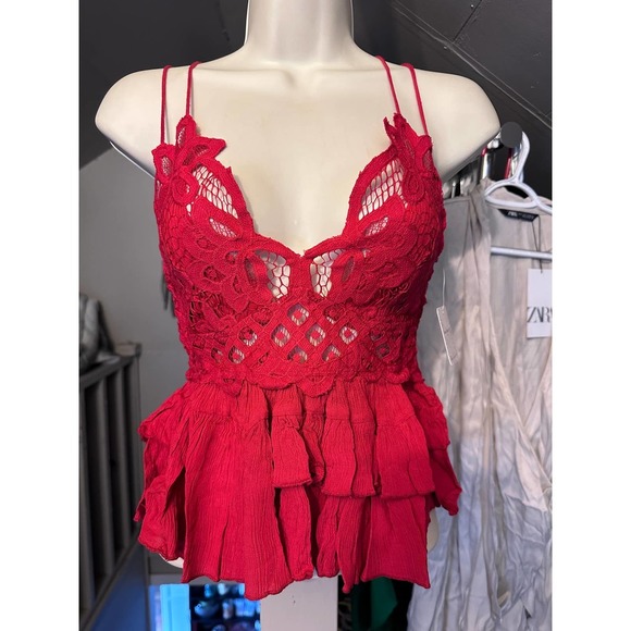 Copied - Free People Intimately Adella Lace Smocked Back Cami Cherry Red Size S - Picture 3 of 5